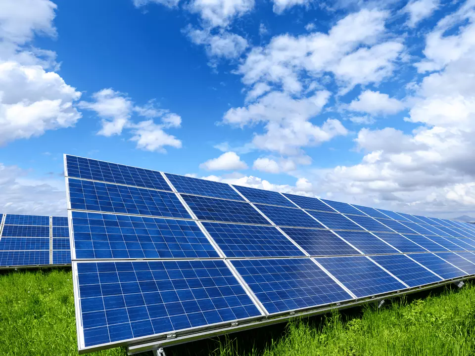 Long-lasting solar panel by Pioneer Solar and Renewables Inc.